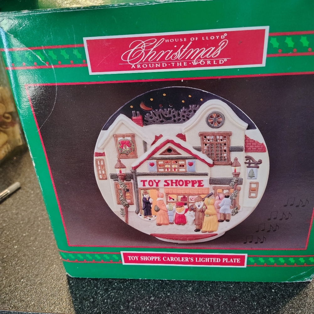 House Of Lloyd Ceramic Toy Shoppe Lighted Decor - Picture 4 of 4